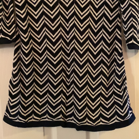 WHBM geometric pattern knit tunic - Picture 3 of 13